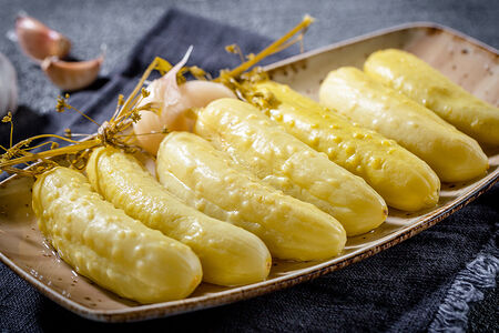 Огурцы маринованные