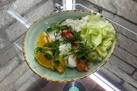 Салат с лососем