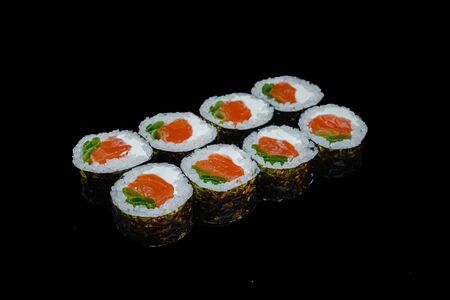 Ролл Tami с лососем