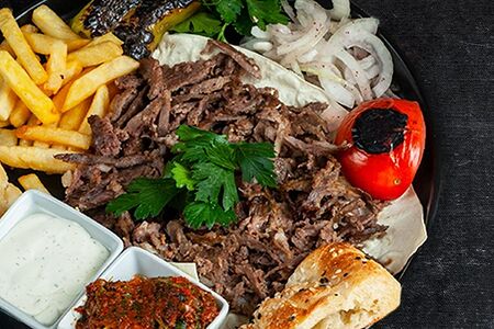 Донер на тарелке