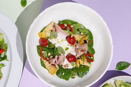 Салат с артишоками и телятиной