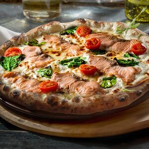 Пицца Бьянка с лососем