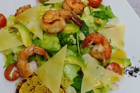 Авокадо с креветкой
