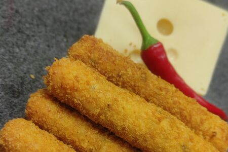 Острые сырные палочки