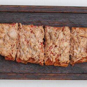 Тунец, сыр и томаты