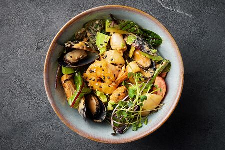 Салат с морепродуктами