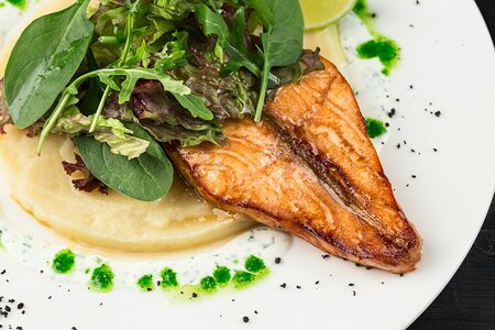 Лосось с картофелем