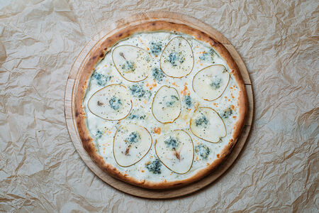 Пицца с Грушей и горгонзолой