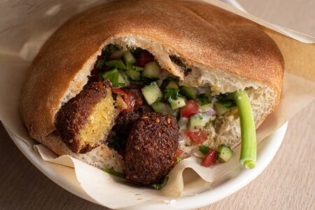 Пита с фалафелем