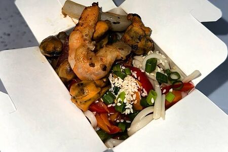 Удон с морепродуктами