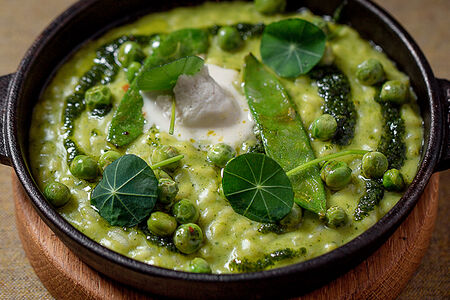 Ризотто с зелёным горошком и пармезаном