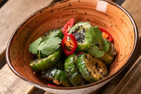 Битые огурцы Виньлонг