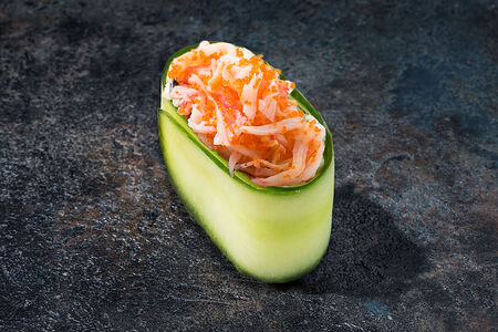 Суши Каппа с крабом в спайси соусе