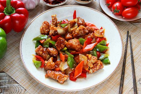 Свинина с овощами в соевом соусе