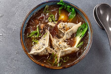 Суп с вонтонами