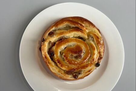 Camon-бон с изюмом