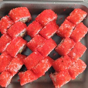 Сет Калифорния 1) Калифорния с лососем. 2) Калифорния с креветками. 3) Калифорния с тунцом