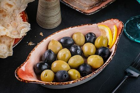 Оливки и маслины