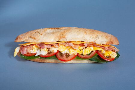 Багет с беконом