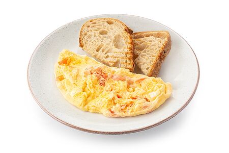 Омлет с сыром и томатами