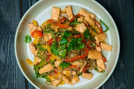 Соба-гречневая лапша с курицей