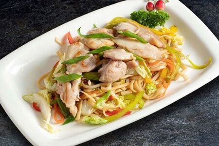 Яки-удон Лапша с курицей