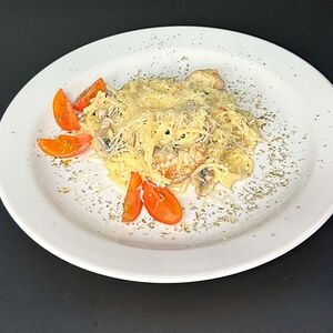 Паста с курицей и шампиньонами
