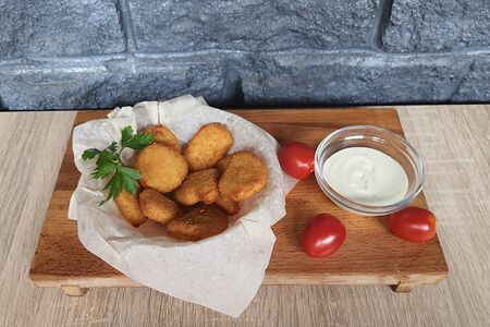 Наггетсы куриные с соусом