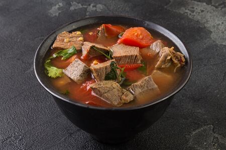 Суп с говядиной и помидором