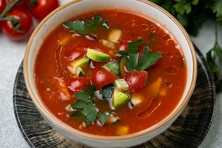 Гаспачо с овощным салатиком