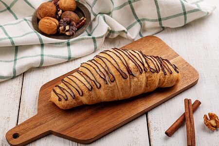 Круассан с шоколадом