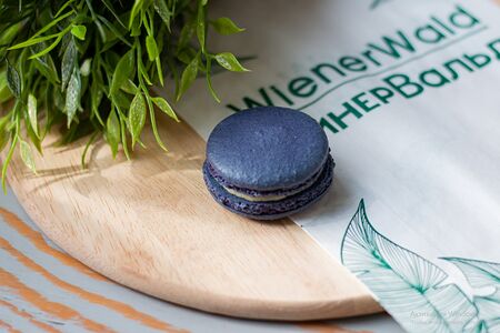 Макарун Лаванда и клубника 1 шт