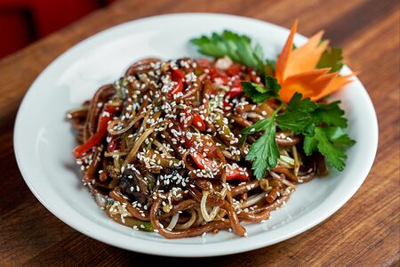 Гречневая лапша с курицей