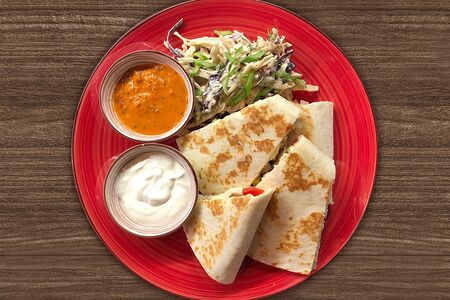 Кесадилья кон поло с курицей