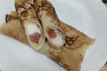 Блинчики с лососем и сыром