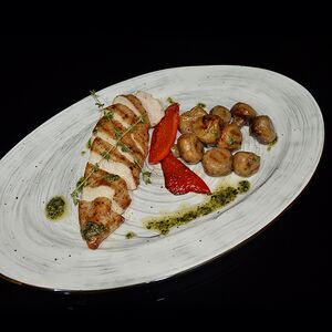 Куриная грудка с шампиньонами гриль