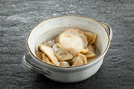 Вареники с печеной грушей и кремом из сливочного сыра
