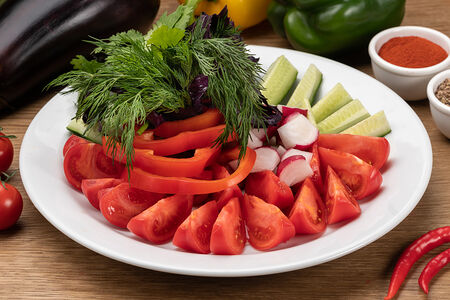 Ассорти свежих овощей