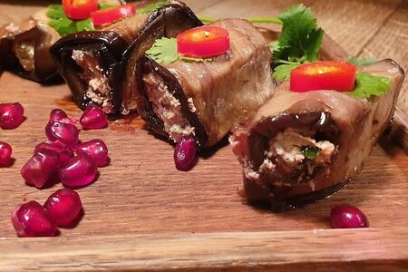 Рулетики из баклажанов