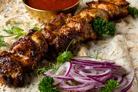 Шашлык из куриного бедра доставка