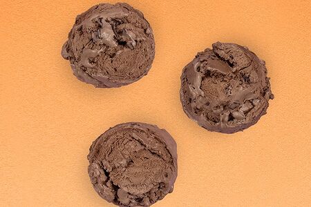 Классическое шоколадное мороженое с шоколадной крошкой