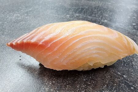 Суши с морским окунем