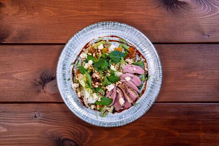 Салат с подкопченной уткой