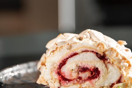 Меренговый рулет