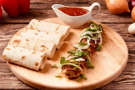 Люля-кебаб из курицы в сырном лаваше (0,320 кг.)