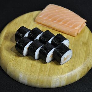 Мини-ролл с лососем