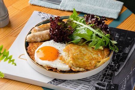 Драник с куриными колбасками