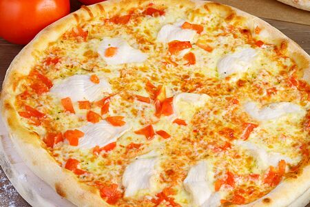 Курица и помидоры