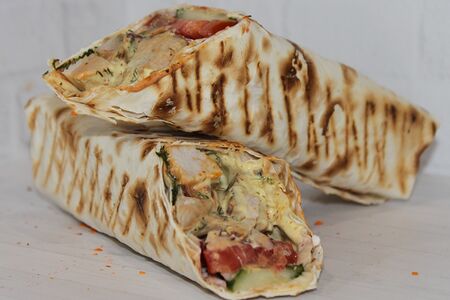 Шашлык из свинины в обычном лаваше стандарт