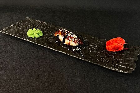 Суши с угрем